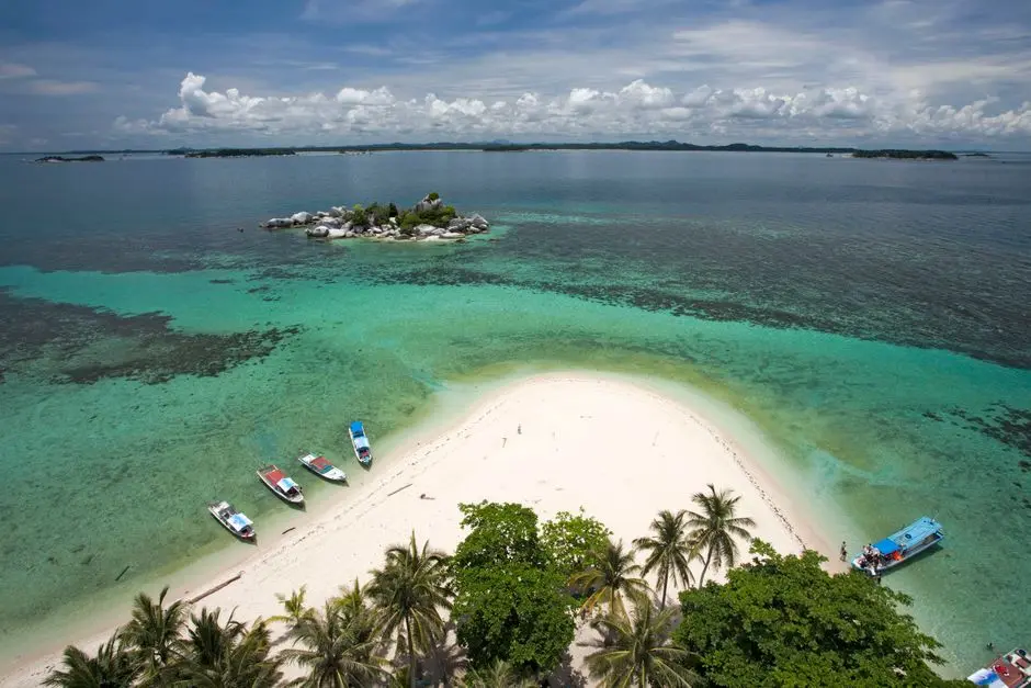 Liburan Seru ke Destinasi Tersembunyi di Maluku: Pengalaman Pribadi dari Tiakur